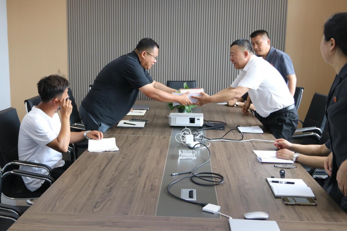 优化营商环境|长白县人民法院调研走访送&ldquo;典&rdquo;进企 普法护航助力发展