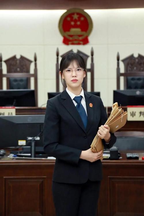 工作期间,还通过了国家法律职业